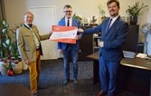 Honorowy Obywatel dr Meyl przekazał kolejne fundusze na kolonie dla podopiecznych MOPS
