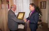 PTTK przekazało burmistrzowi Certyfikat "Gmina Przyjazna Rowerzystom"