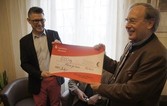 Dr Meyl przekazał 8 tysięcy zł na letni wypoczynek dla dzieci z Malborka