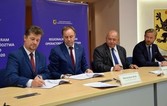 Burmistrz i marszałek podpisali umowę na budowę kolektora deszczowego w Malborku